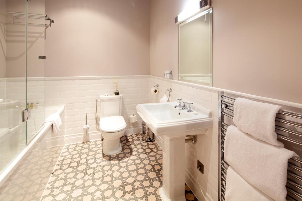 8 Beresford Street Hotel Saint Helier Bagian luar foto